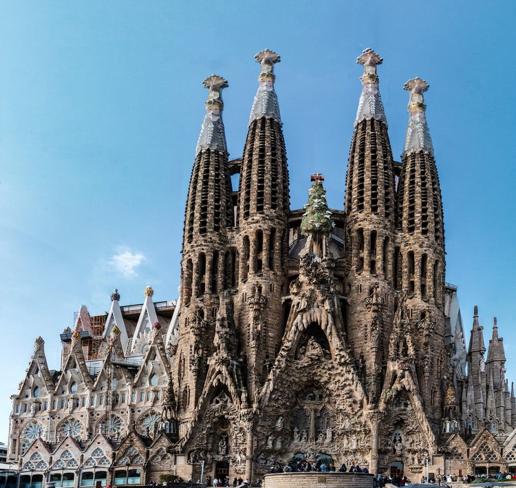 کلیسای آنتونیو گائودی Antonio Gaudi